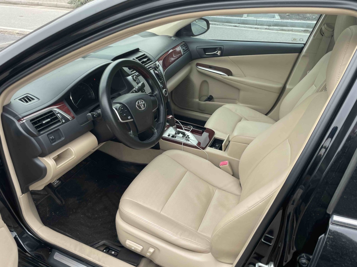 Toyota Camry 2013 car image #2