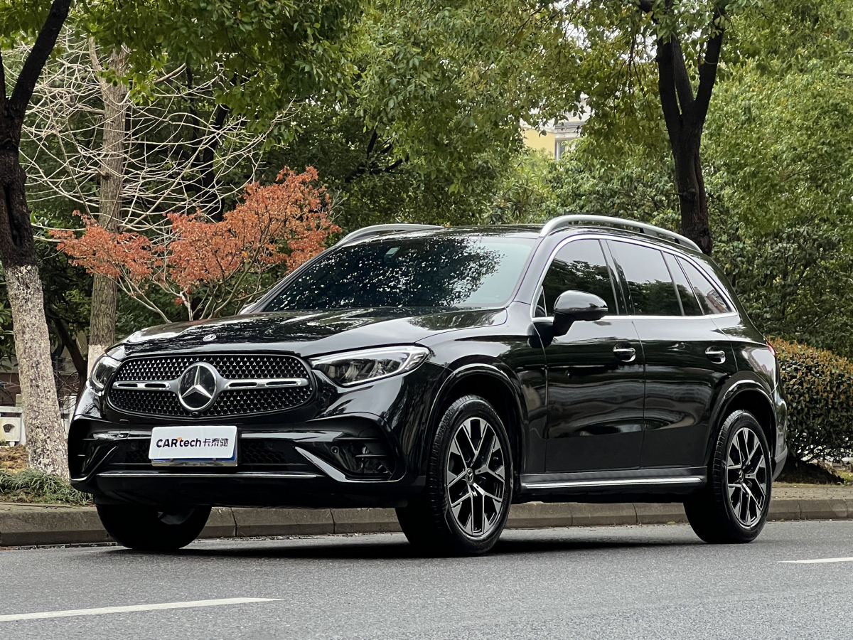 Mercedes-Benz GLC Class 2025 car image #2