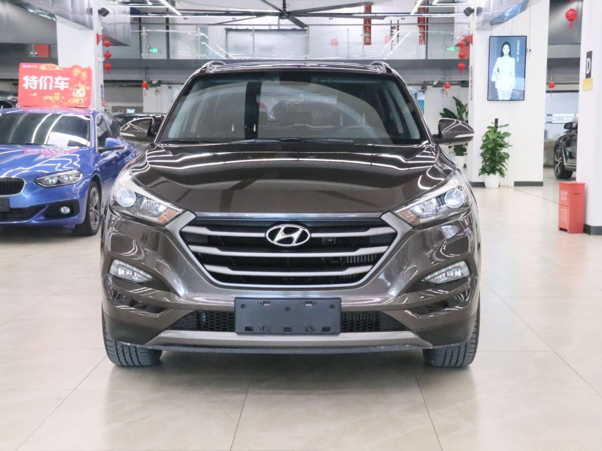 Hyundai Tucson 2015 car image #2