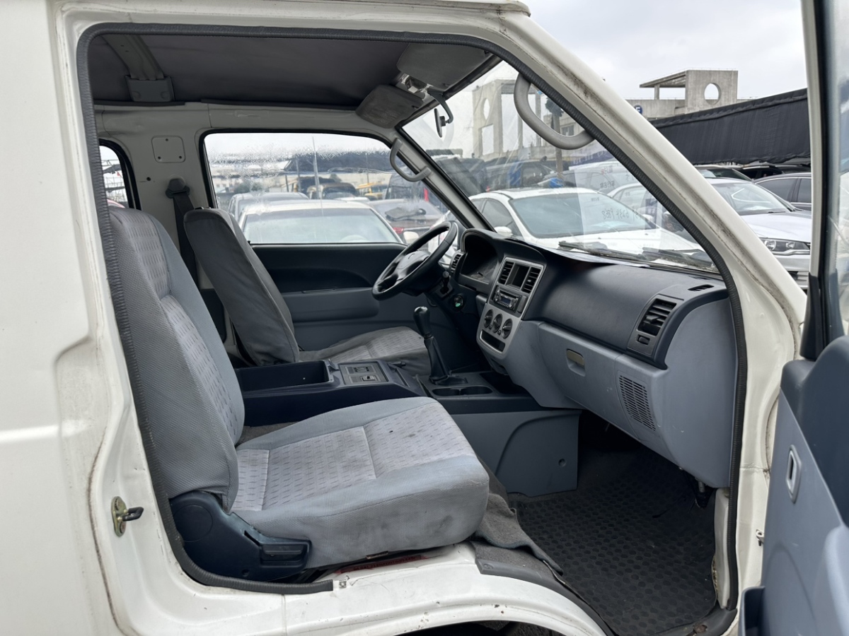 Soueast Delica 2013 car image #2