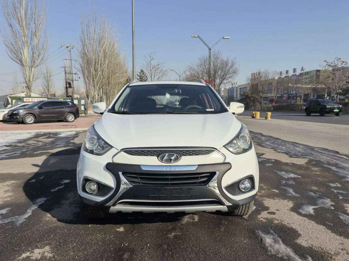 Hyundai ix35 2013 car image #2