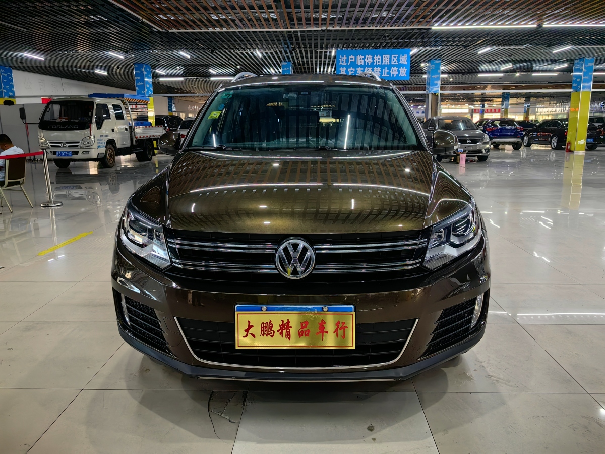 Volkswagen Tiguan 2014 car image #2