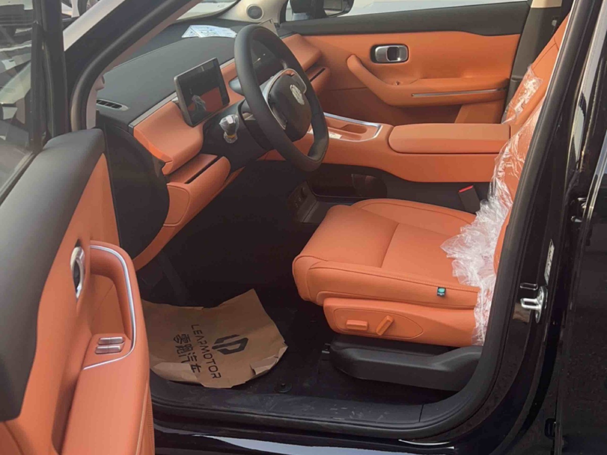 零跑汽车 零跑C16 2025 汽车图片 #2