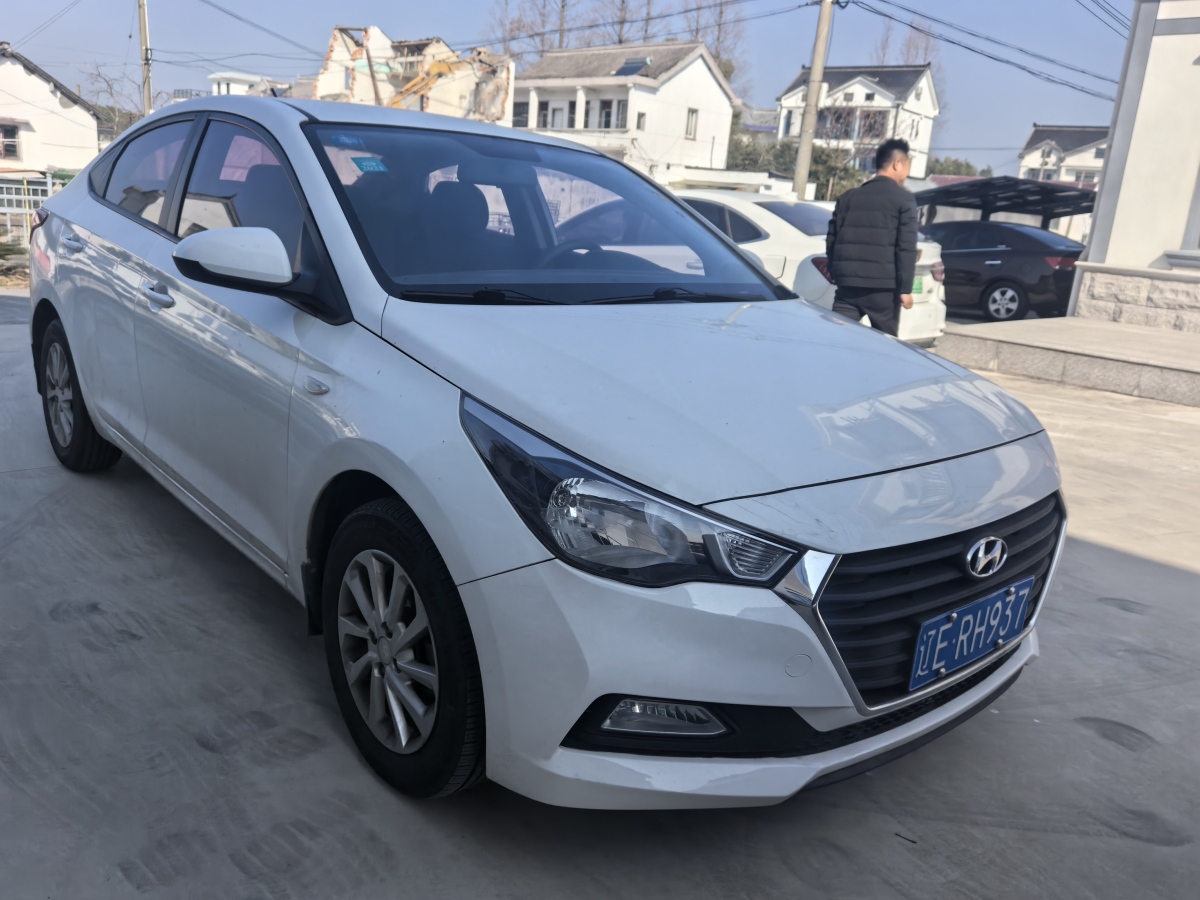 Hyundai 2016 car image #2