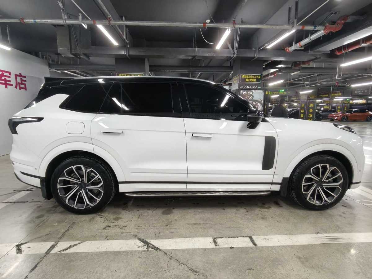 Lynk & Co 09 EM-P 2023 car image #2