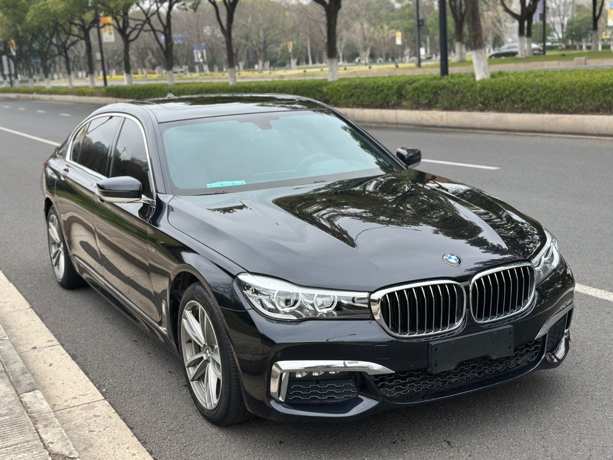 BMW 7 Series 2018 immagine di auto #2