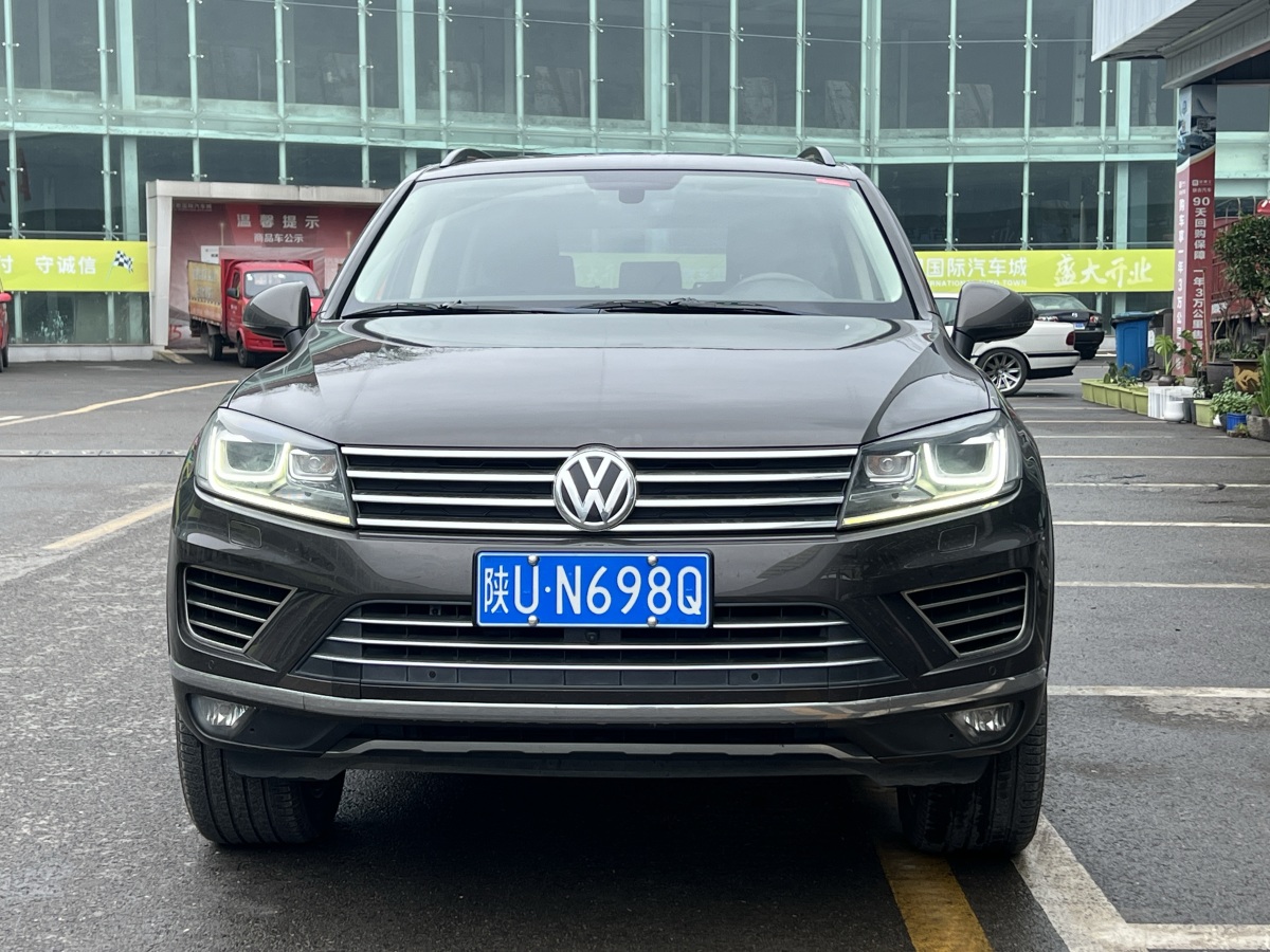 Volkswagen Touareg 2018 car image #2