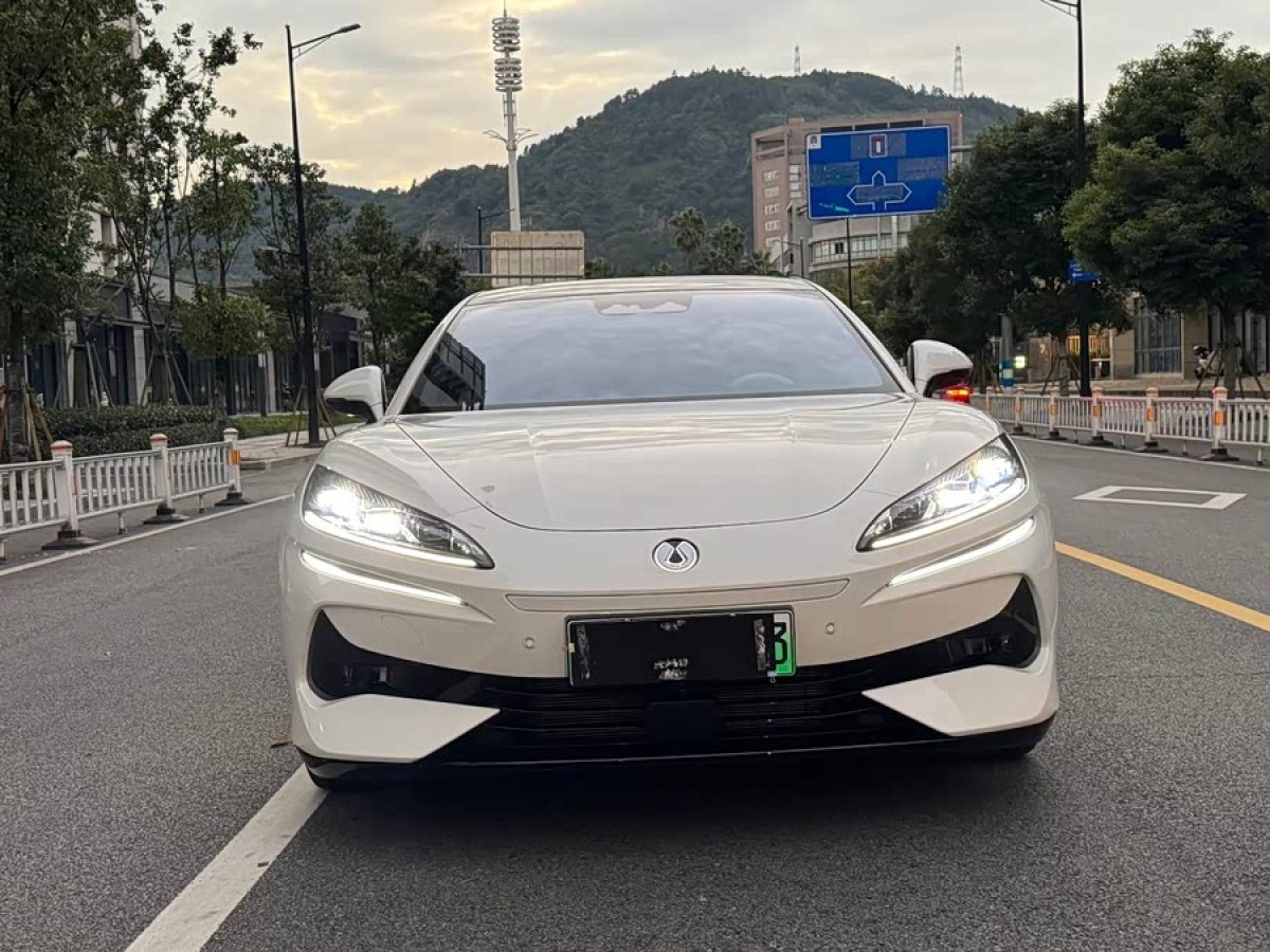 Denza Z9GT 2024 car image #2