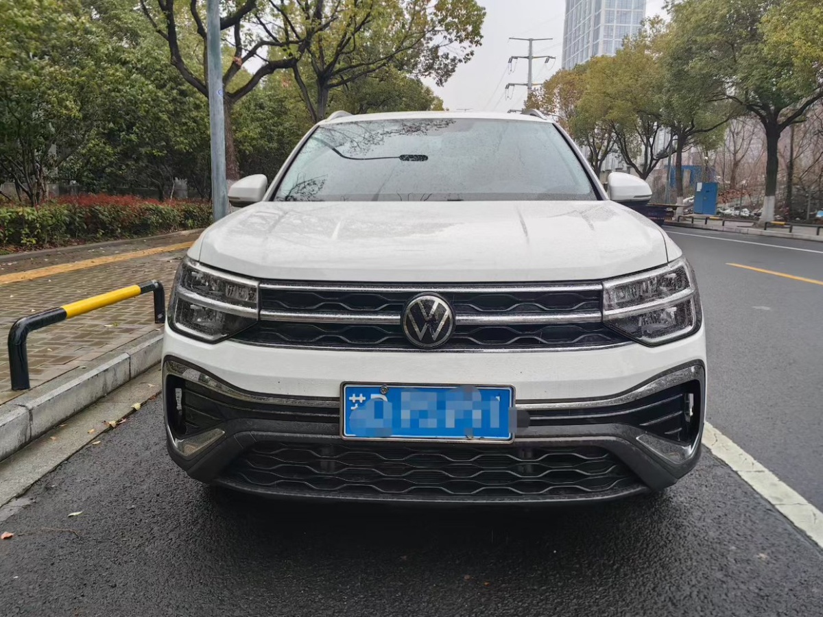 Volkswagen Tharu 2024 car image #2