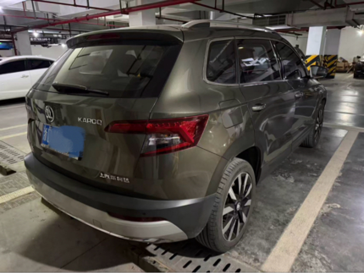 Skoda Karoq 2018 car image #2