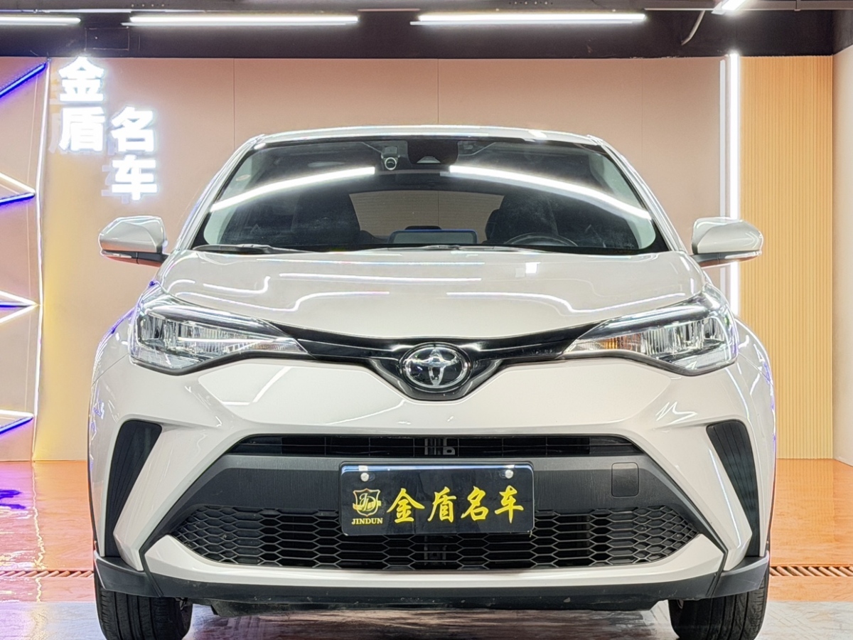 Toyota C-HR 2021 car image #2