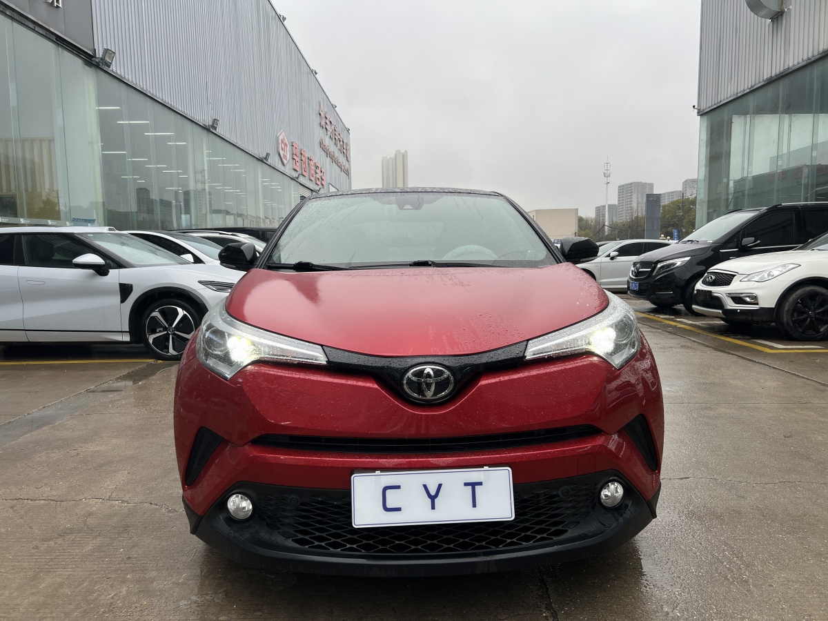 Toyota C-HR 2019 car image #2