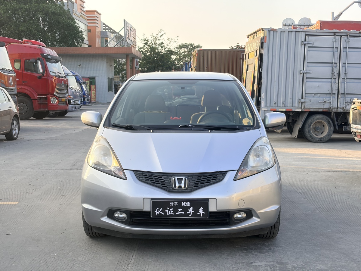 Honda Fit 2011 car image #2