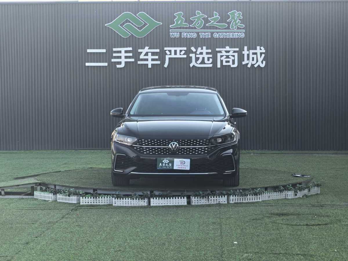 Volkswagen Passat 2023 car image #2