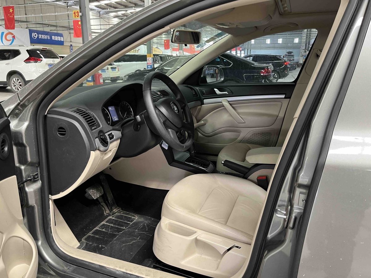 Skoda Octavia 2016 car image #2