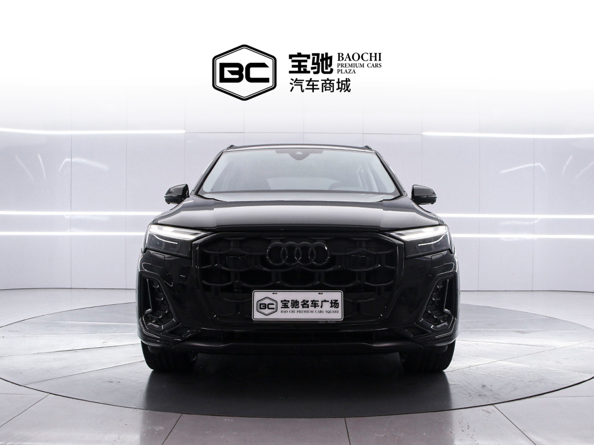 Audi Q7 2024 صورة سيارة #2