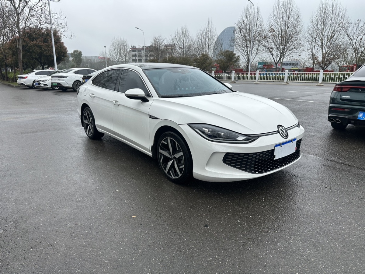 Volkswagen Lamando 2022 car image #2