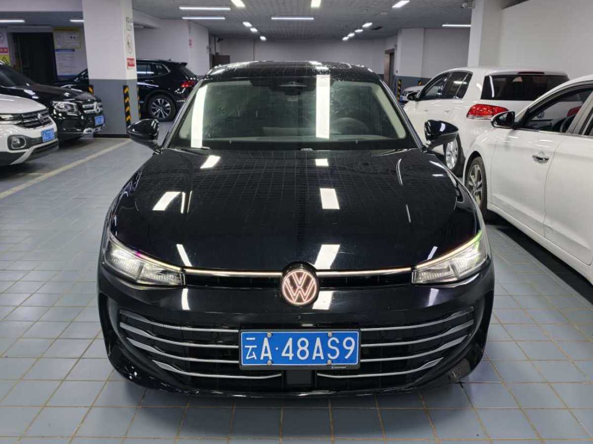 Volkswagen Passat 2024 car image #2
