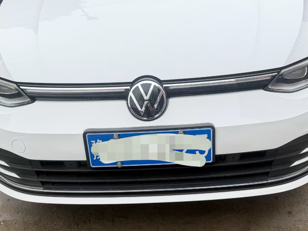Volkswagen Golf 2022 car image #2