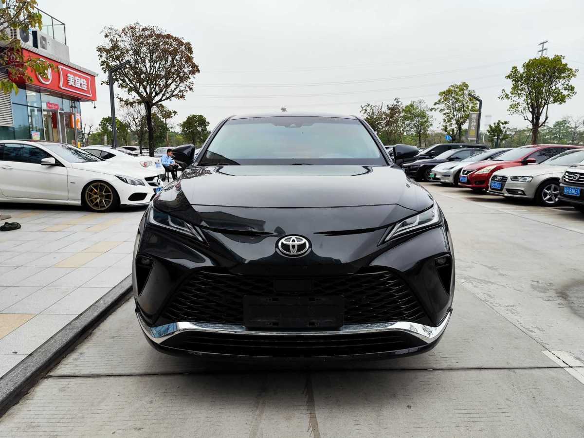 Toyota Venza 2023 car image #2