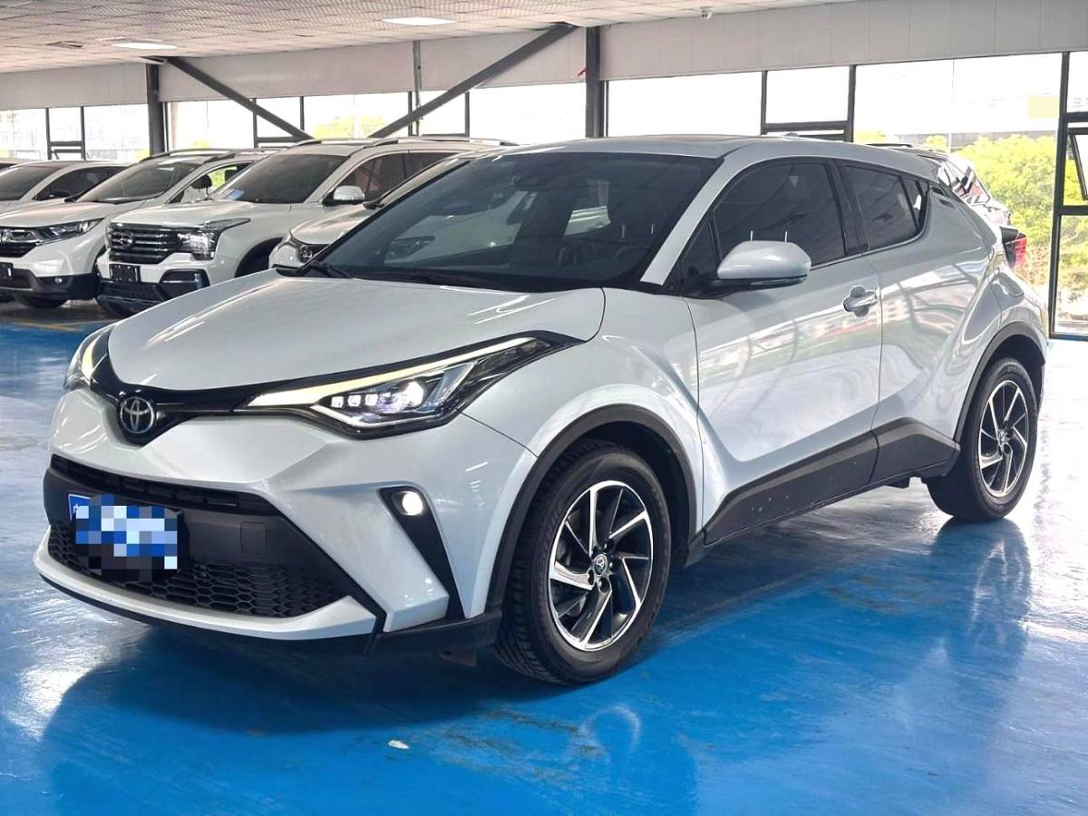Toyota C-HR 2022 car image #2