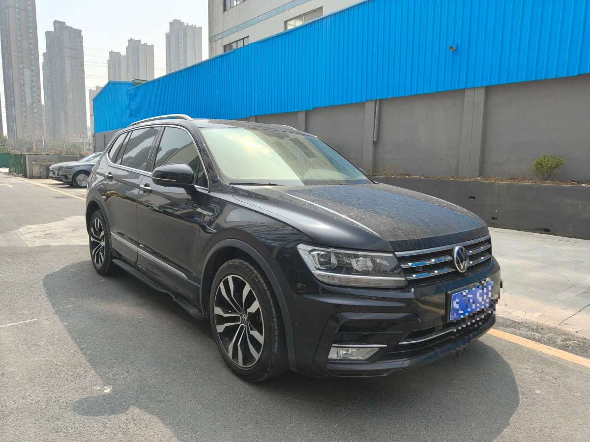 Volkswagen Tiguan L 2021 car image #2