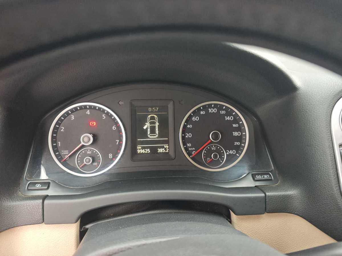 Volkswagen Tiguan 2012 car image #2