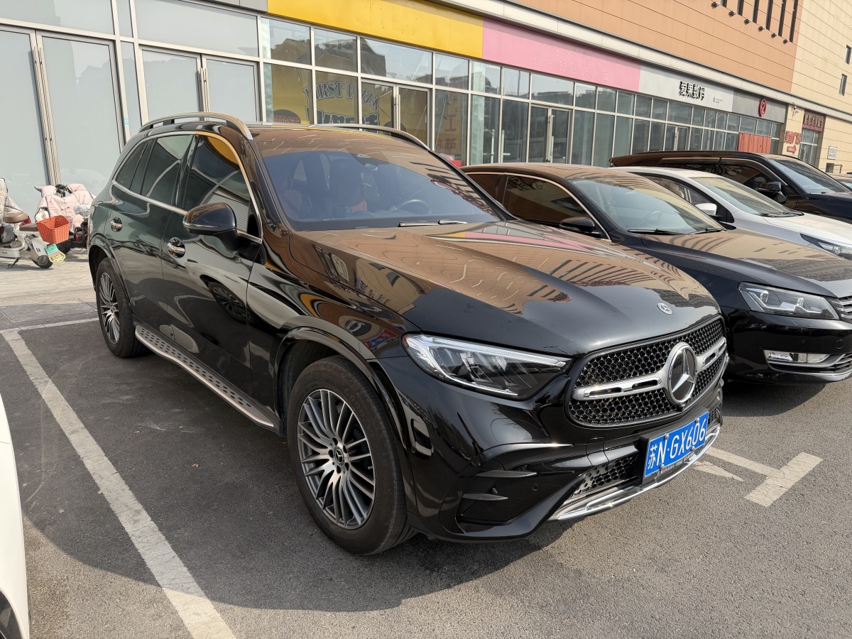 Mercedes-Benz GLC Class 2025 car image #2