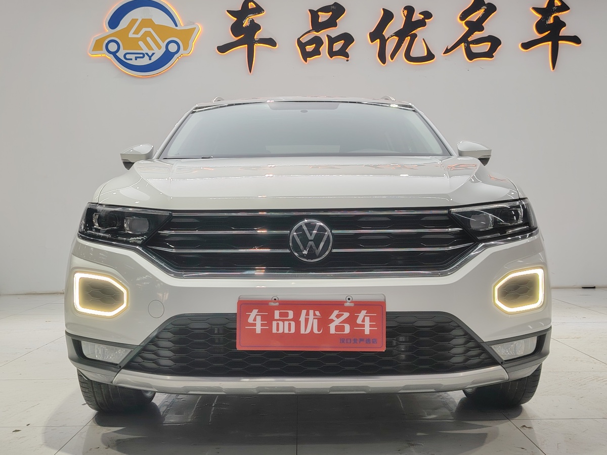 Volkswagen T-Roc 2022 car image #2