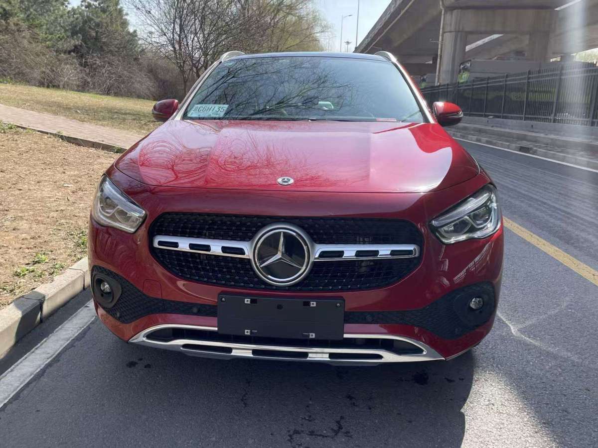 Mercedes-Benz GLA Class 2023 car image #2