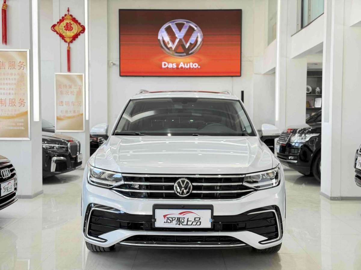 Volkswagen Tiguan L 2022 car image #2