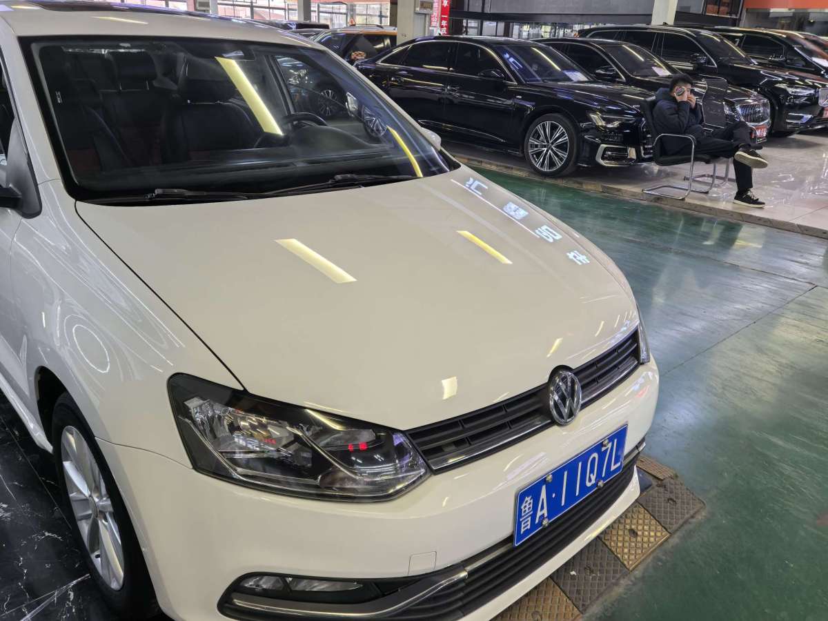 Volkswagen Polo 2016 car image #2