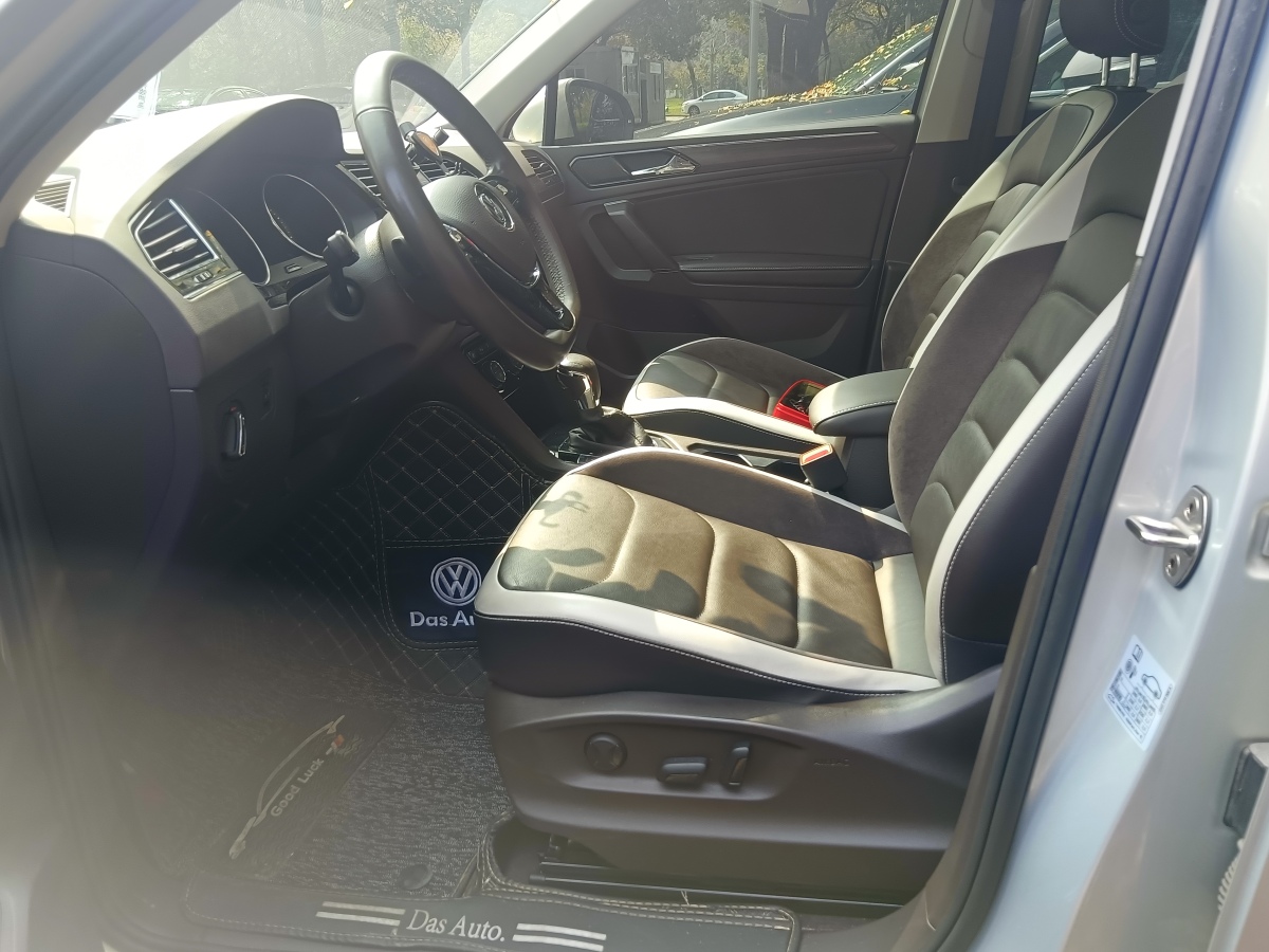 Volkswagen Tiguan L 2019 car image #2