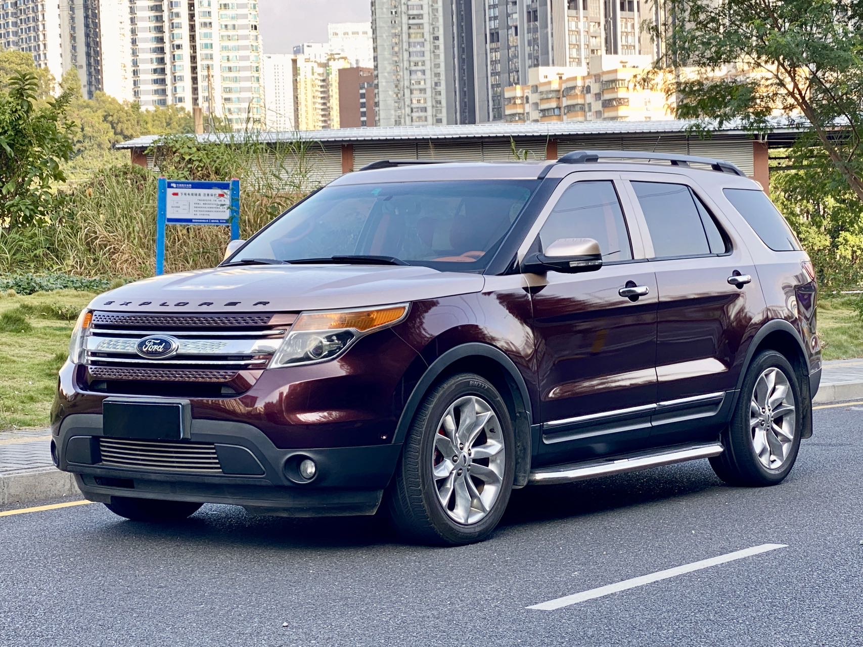 Ford Explorer (Imported) 2015 car image #2