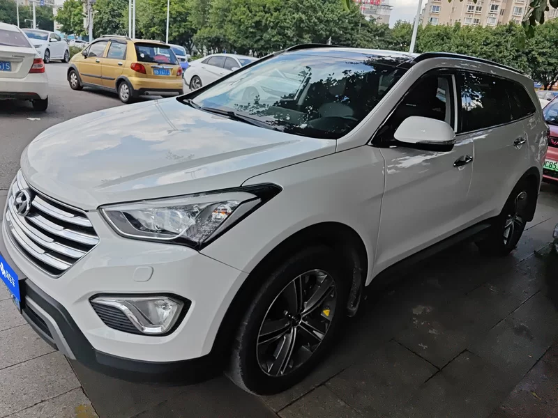 Hyundai Grand Santa Fe 2014 #2 Hyundai Grand Santa Fe 2014 car image #2