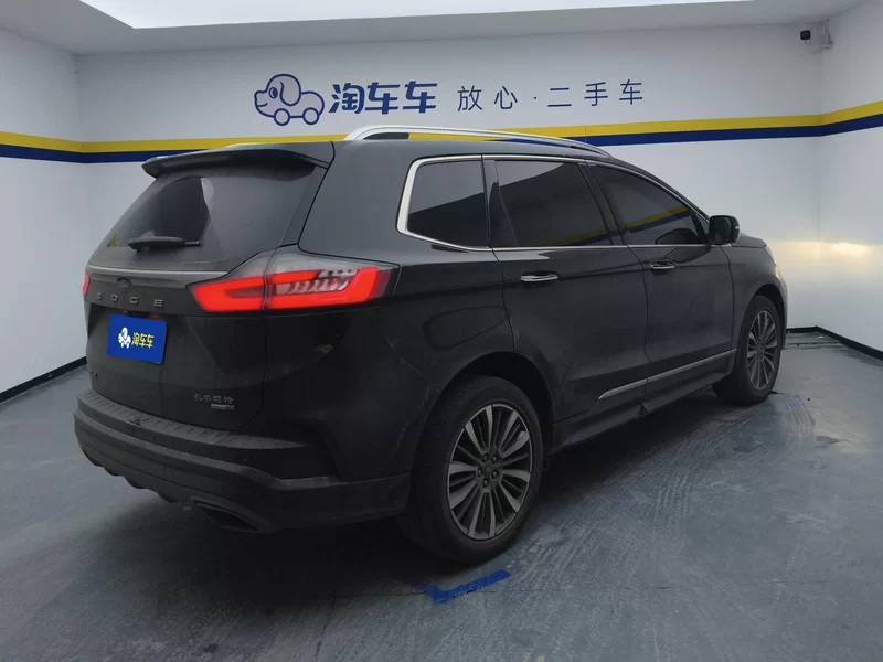 Ford Edge 2021 car image #2