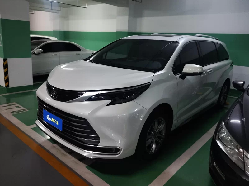 Toyota Sienna 2024 #2 Toyota Sienna 2024 car image #2