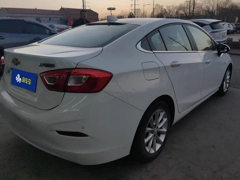 Chevrolet 2017 car image #2
