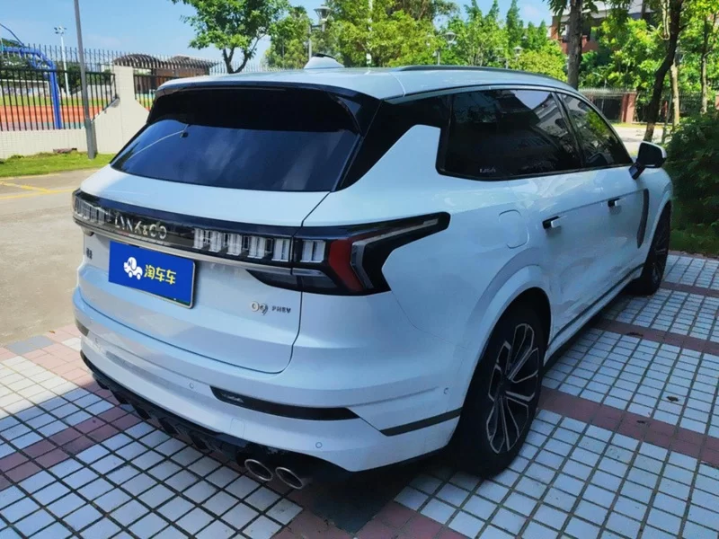 Lynk & Co 09 EM-P 2022 car image #2