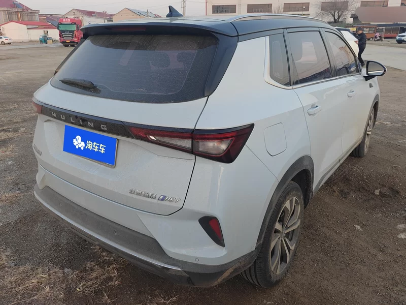 Wuling Asta 2022 car image #2