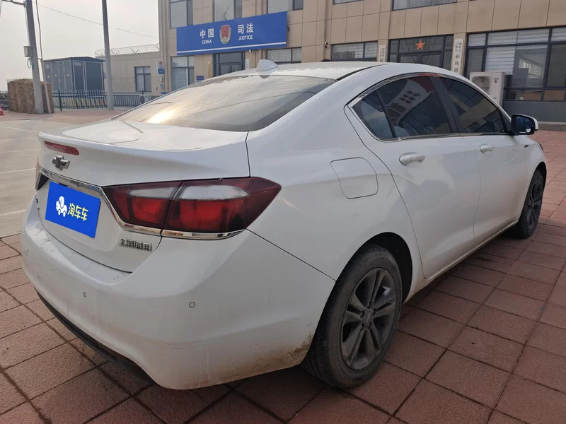 Chevrolet Cruze 2015 car image #2