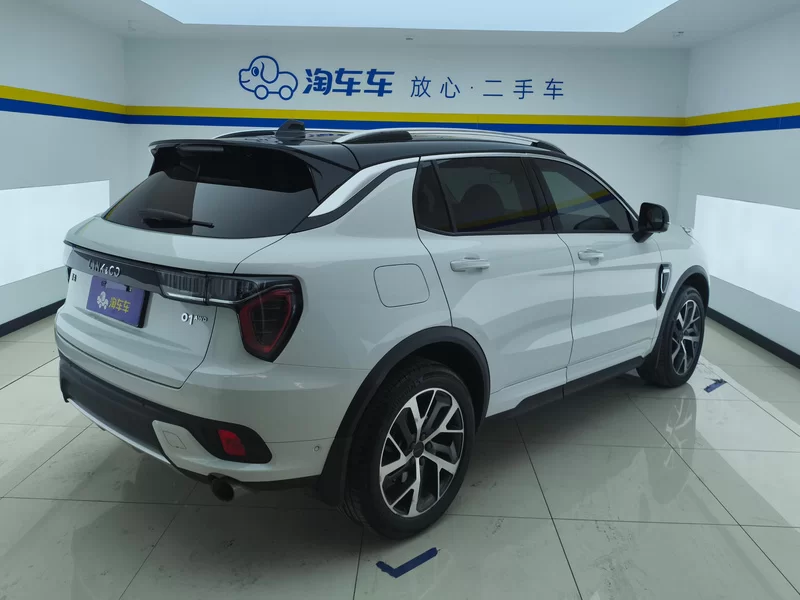 Lynk & Co 01 2018 #2 Lynk & Co 01 2018 car image #2