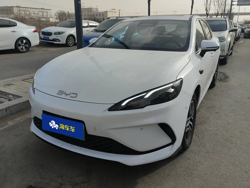 BYD Seal 05 DM-i 2025 #2 BYD Seal 05 DM-i 2025 car image #2