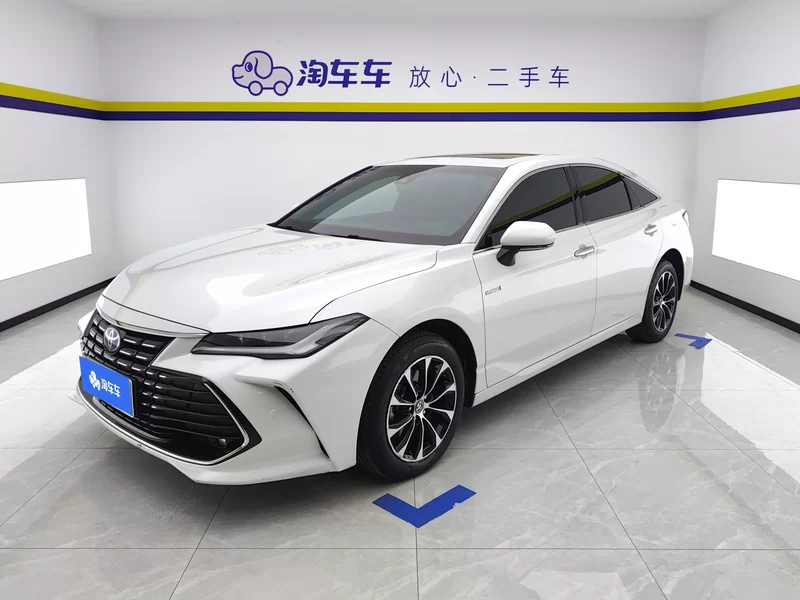 Toyota Avalon 2023 car image #2