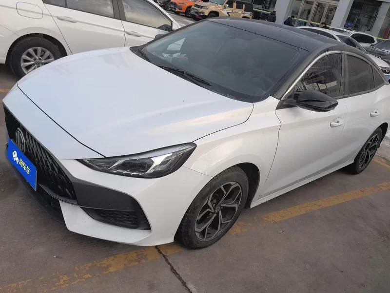 5 2023 immagine di auto #2