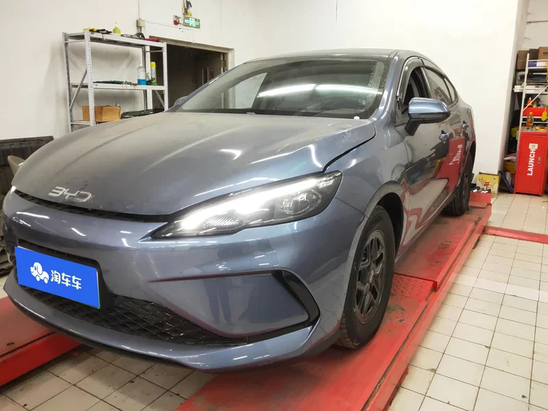 BYD Seal 05 DM-i 2025 #2 BYD Seal 05 DM-i 2025 car image #2