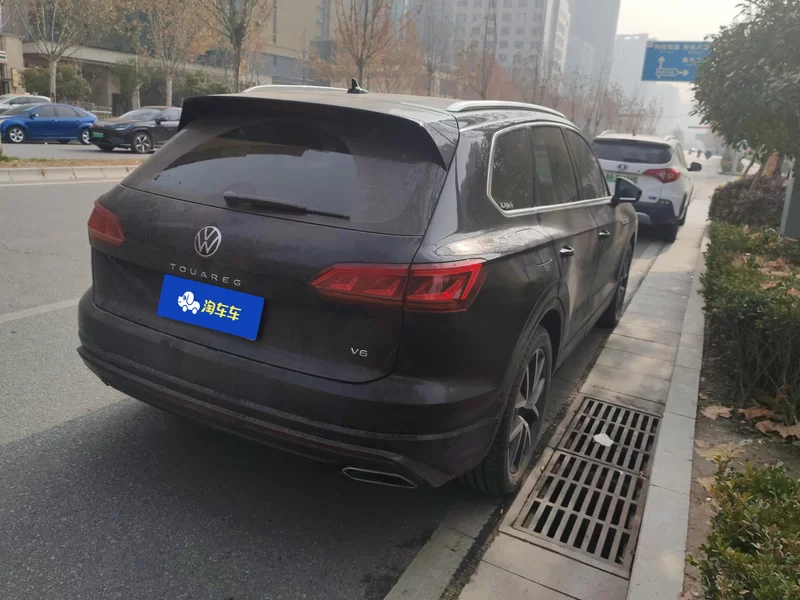 Volkswagen Touareg 2021 car image #2