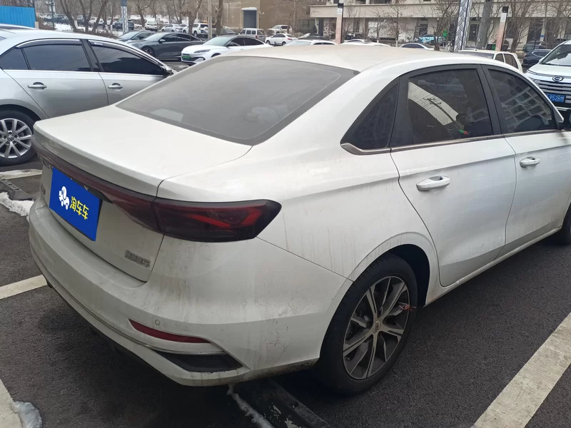 GEELY Emgrand 2023 immagine di auto #2