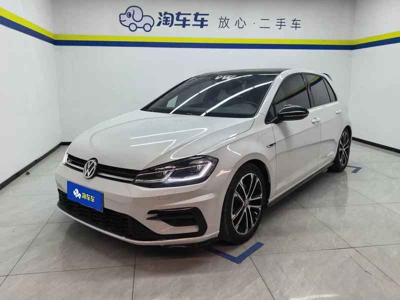 Volkswagen Golf 2020 car image #2
