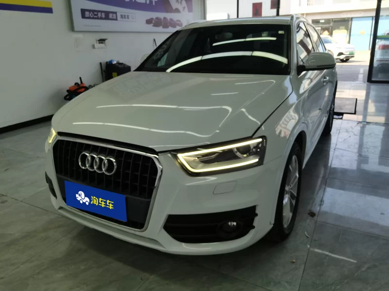 Audi Q3 2016 car image #2